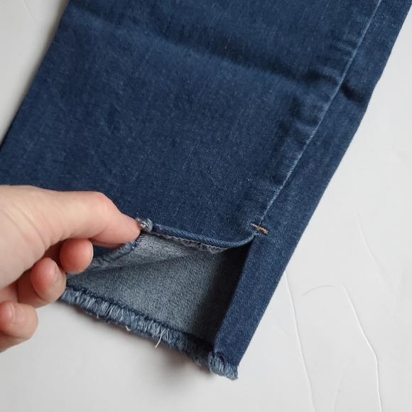 NICOLE MILLER High Rise Blue Jeans Ankle Slim Size 12 Cut Off Slits Cozy Weekend - Picture 5 of 7